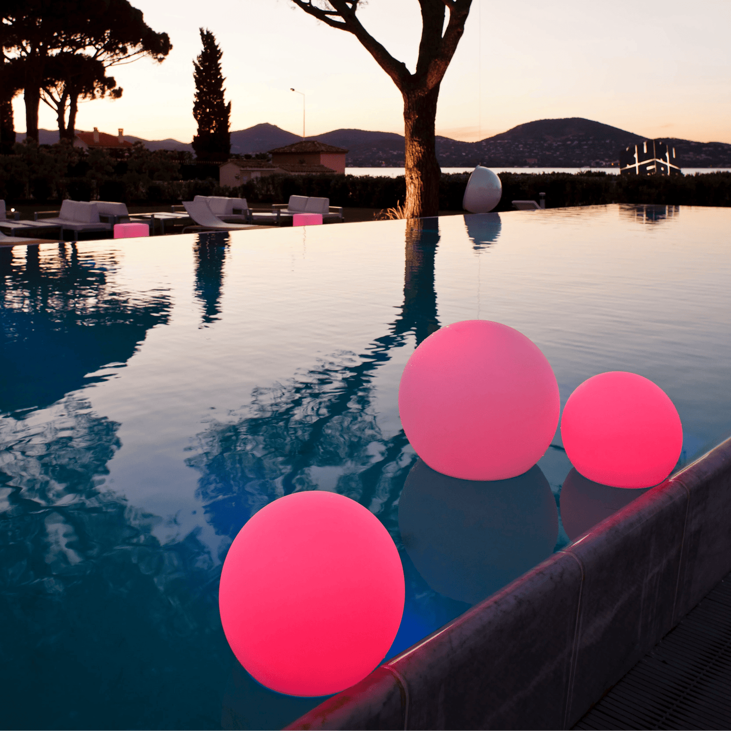 Lampe design boule de jardin